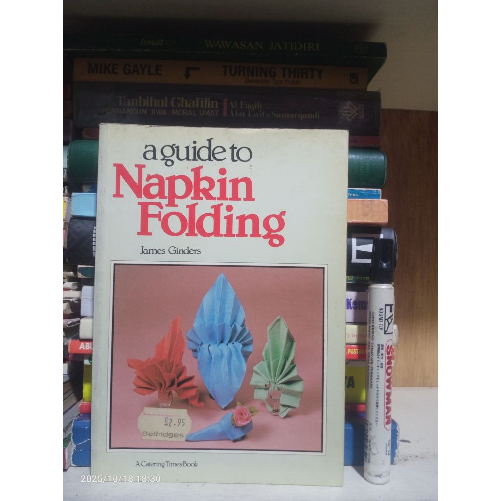 Buku Kerajinan: A guide to Napkin Folding