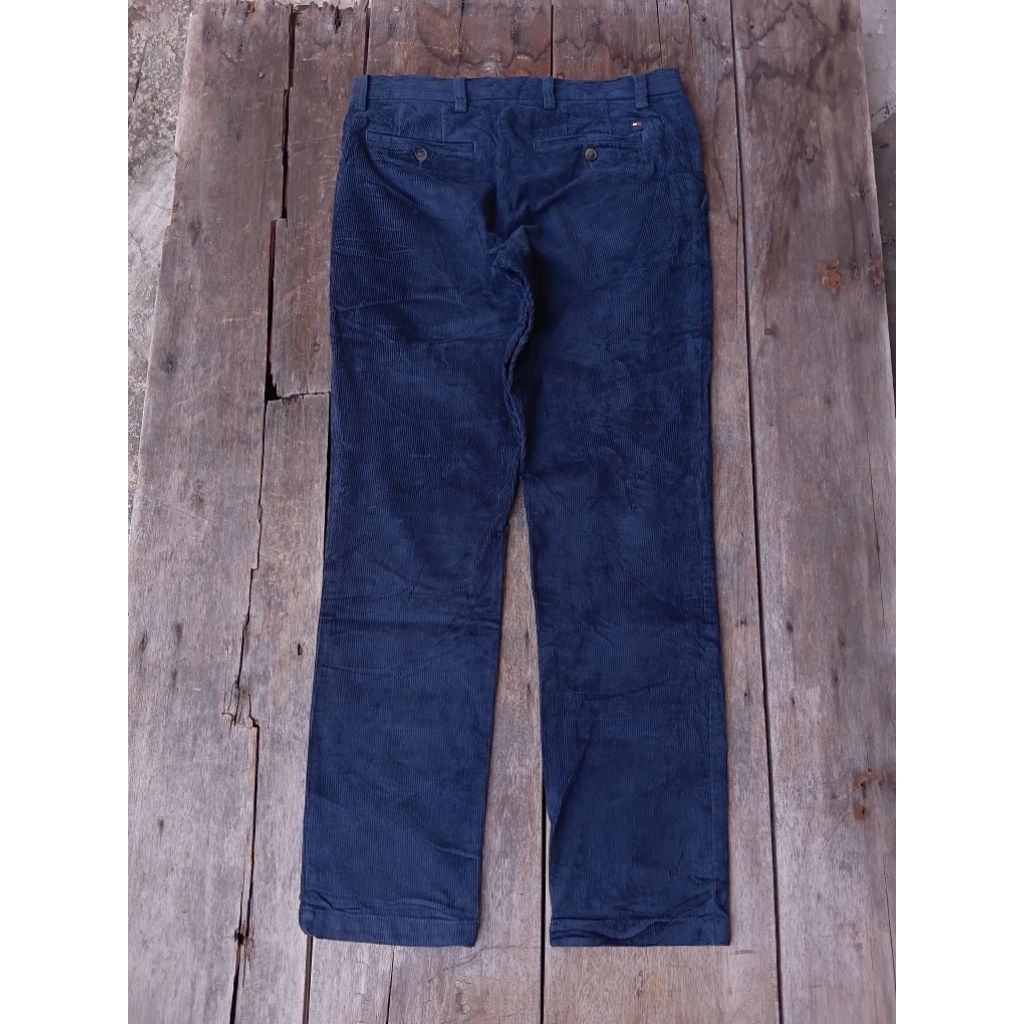 celana corduroy tommy hilfiger slim fit size 32 second