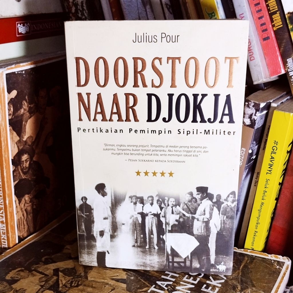 Buku Doorstoot Naar Djokja Julius Pour