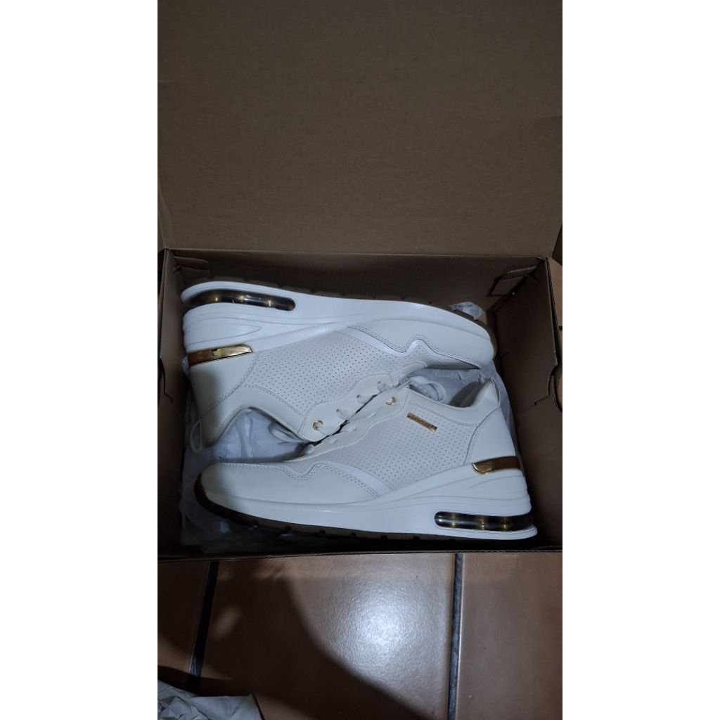 preloved skechers million air size 38 insole 25