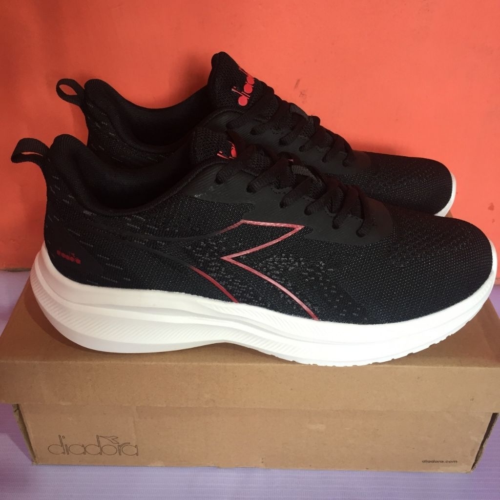 Sepatu Pria Diadora KANKEN Hitam Original Resmi MAP