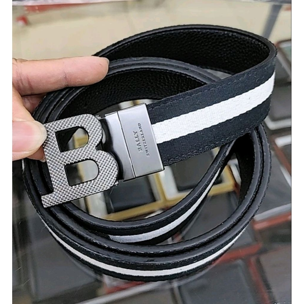 Gesper pria hitam lis putih blet sabuk pria