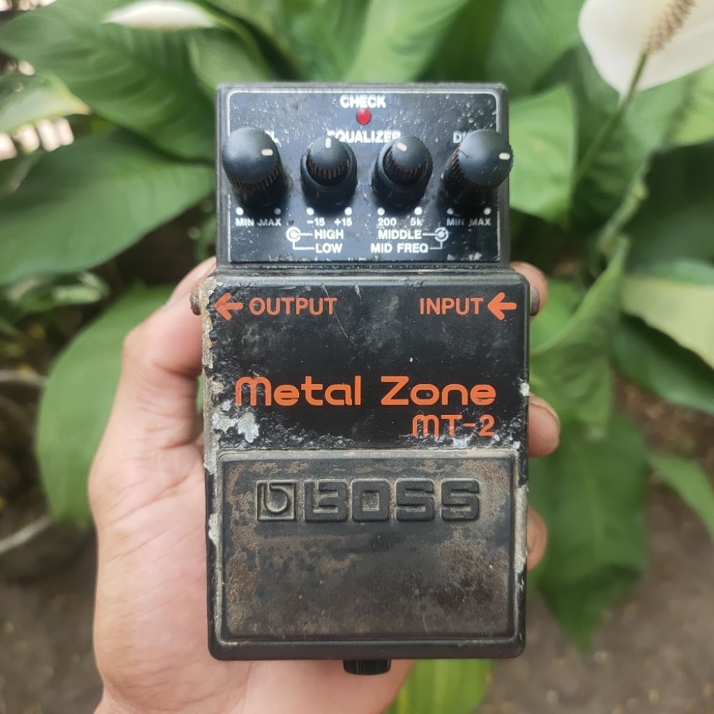 EFEK GITAR BEKAS / EFEK GITAR SECOND / EFEK BOSS / BOSS METALZONE MT-2 / METALZONE MT2 / METALZONEMT