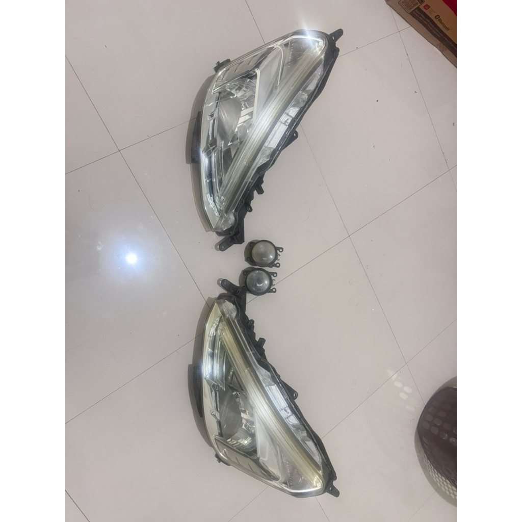 HEADLAMP NISSAN LIVINA L11