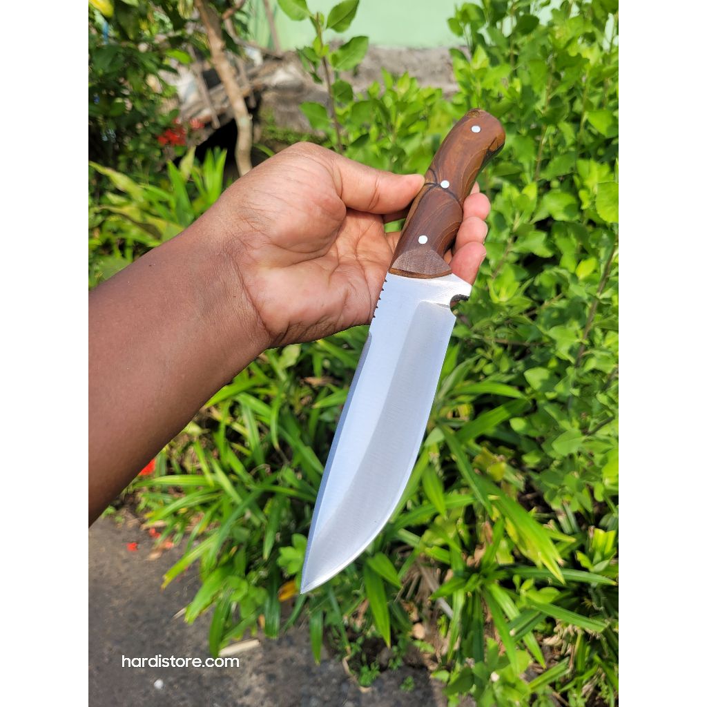 Pisau Bushcraft 15 cm Baja Carbon Stell Sup9 Handle Kayu Jati Fulltang buat Ngebolang Survival
