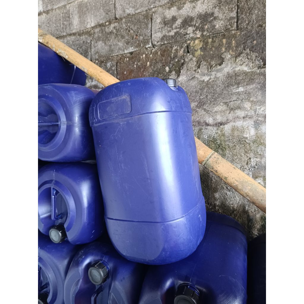 Jerigen Bekas 35 Liter Tebal & Kuat – Kondisi Bersih, Siap Pakai