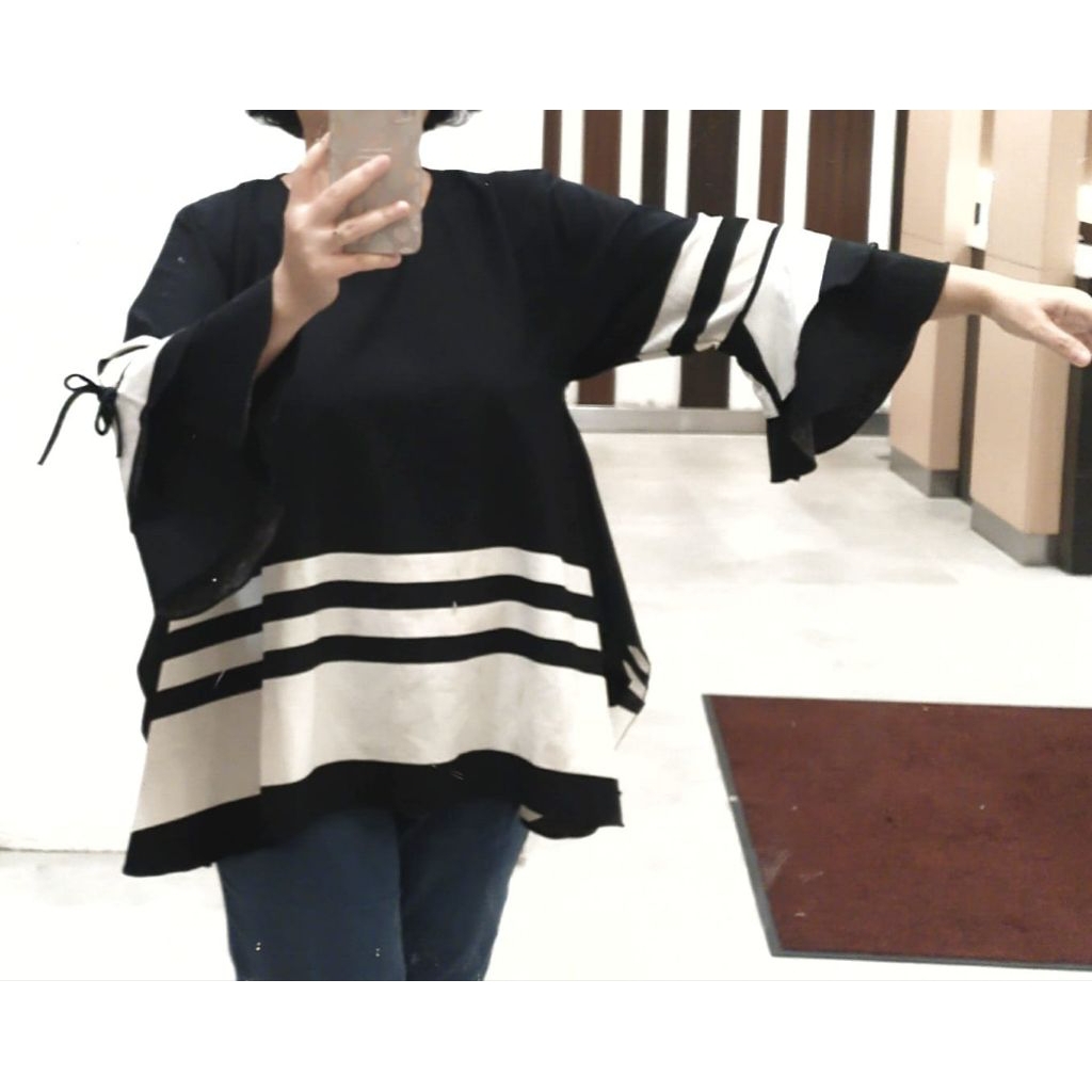 Preloved Blus Wanita Salur Oversize