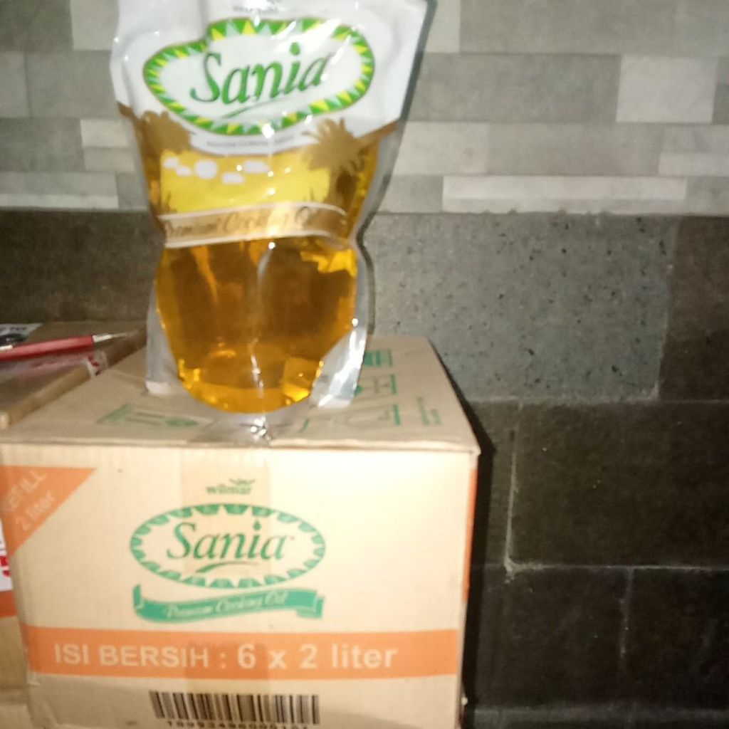 SANIA minyak goreng 2 liter 6 pouch 1 dus