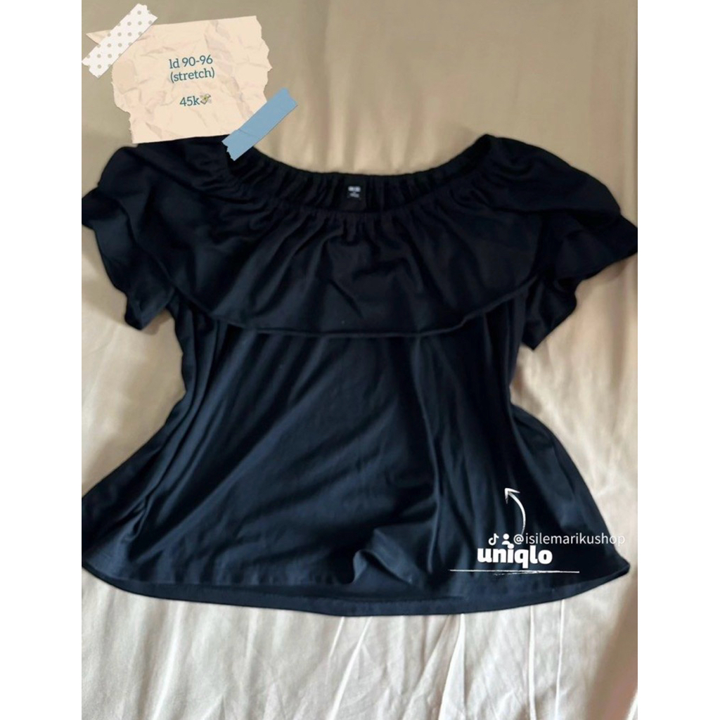 Uniqlo sabrina top