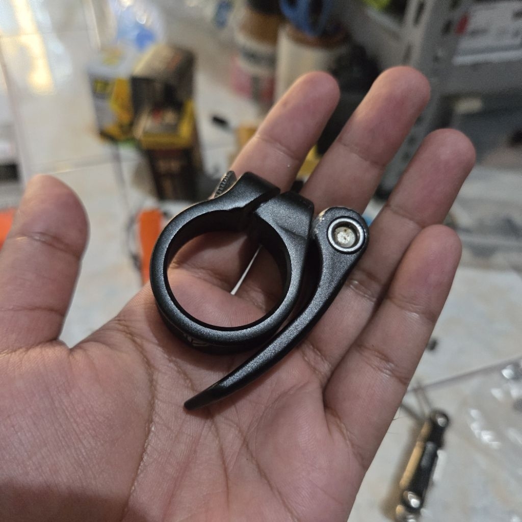 SEAT CLAMP POLYGON 31.6 MM  BUAT SEATPOST 27.2 LECET PAKAI (BEKAS)
