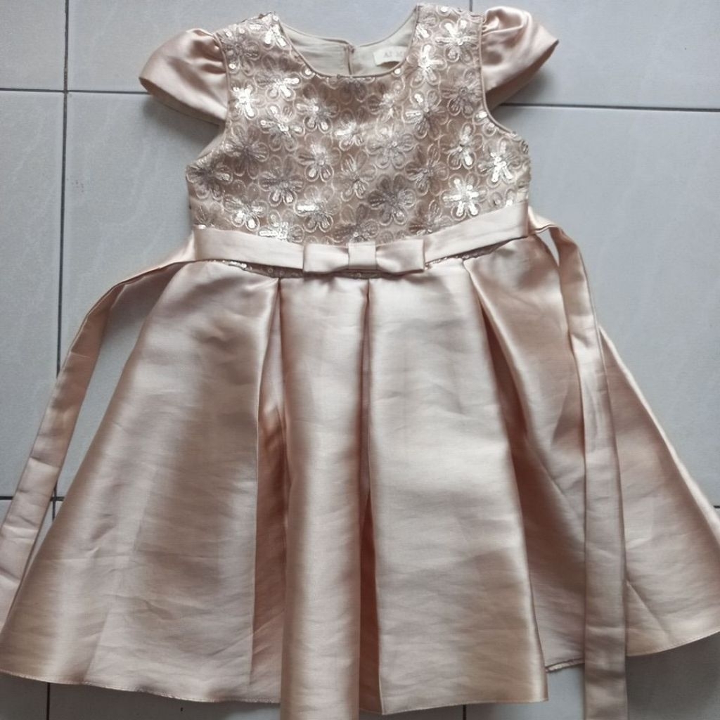 satin dress pesta gaun mewah anak warna gold preloved