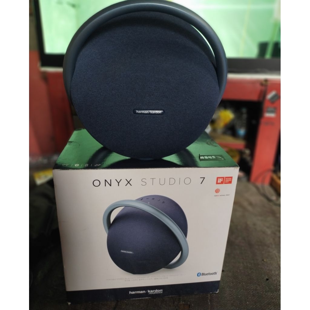Harman Kardon Onyx Studio 7