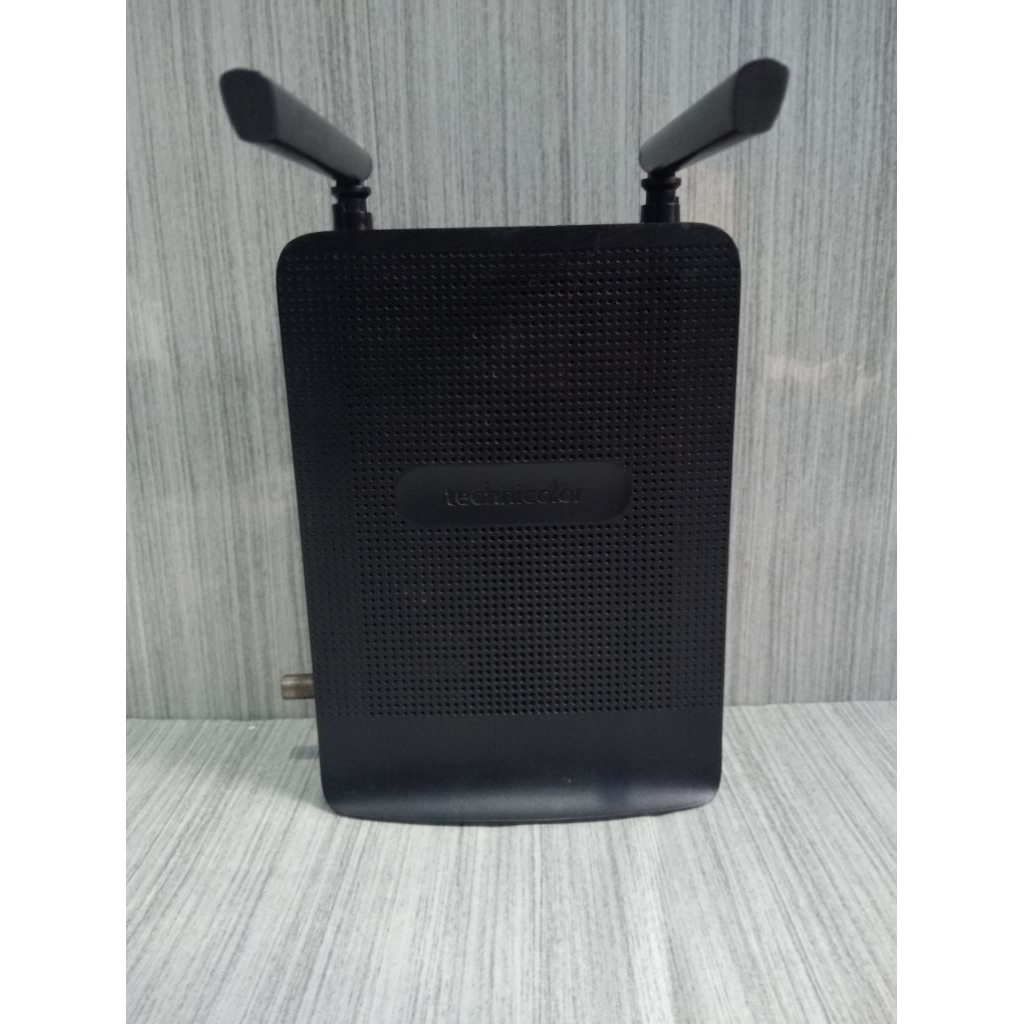 modem router nirkabel Technicolor CGA0111LNT