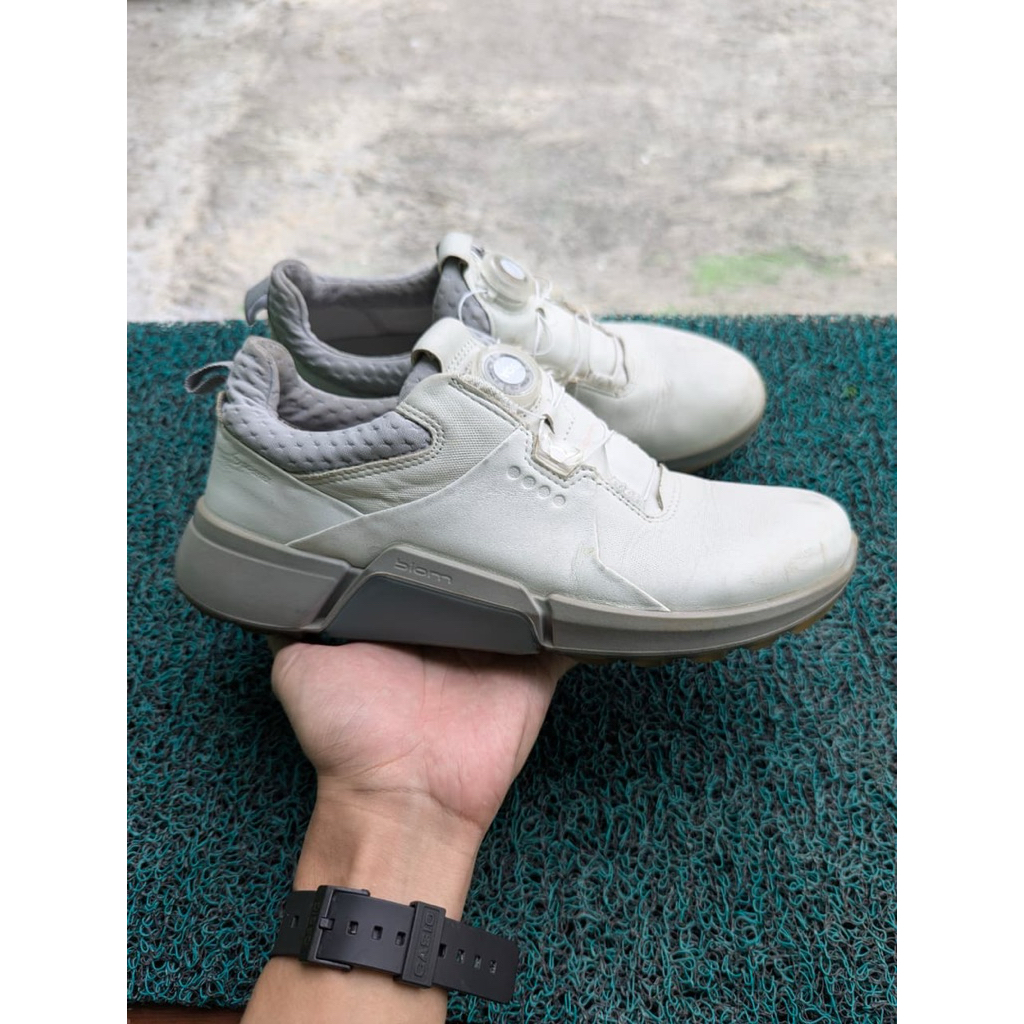 SEPATU KULIT ECCO BOA SYSTEM SIZE 39 ( SEPATU SECOND ORIGINAL )