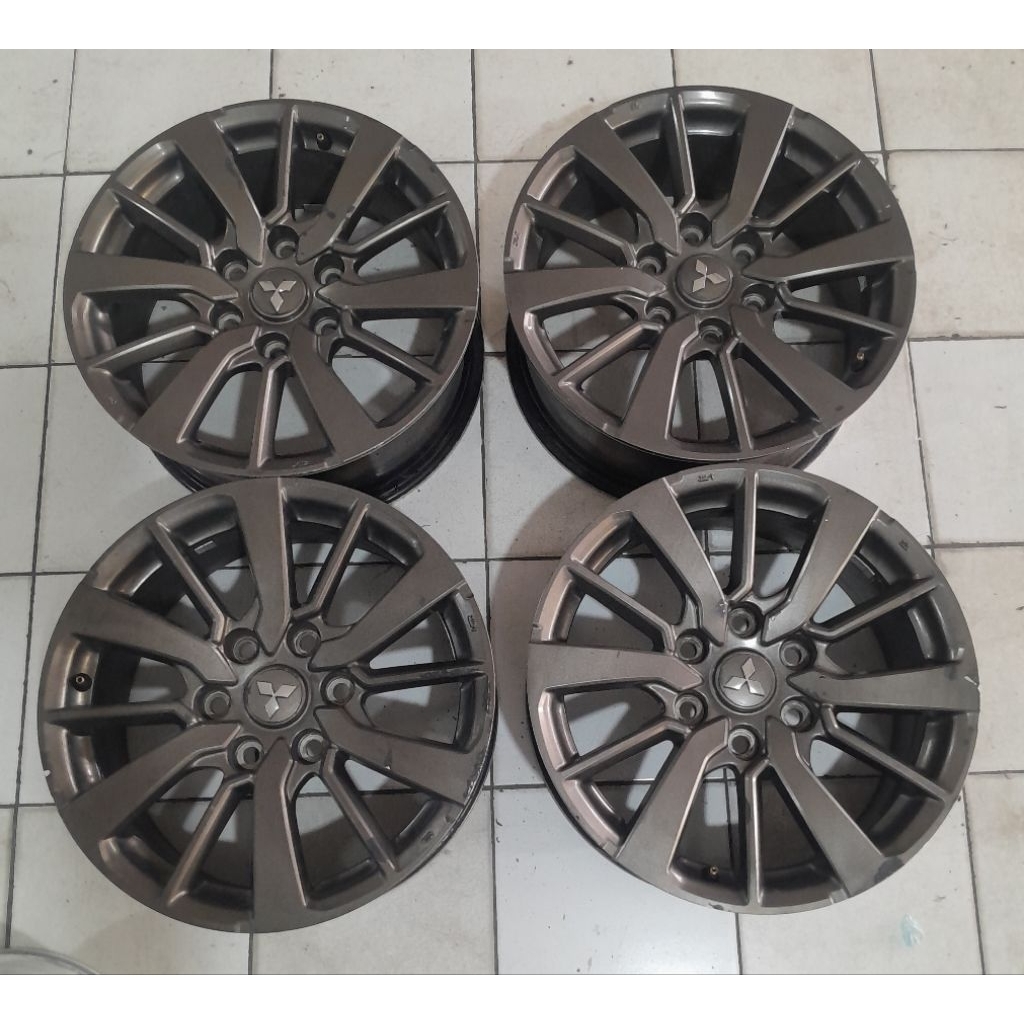 velg pelek mobil Second murah oem mitsubishi Pajero sport