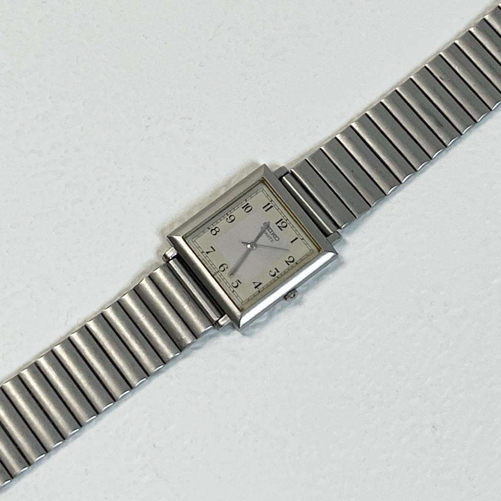 Seiko Matte silver Quartz 24mm Watch