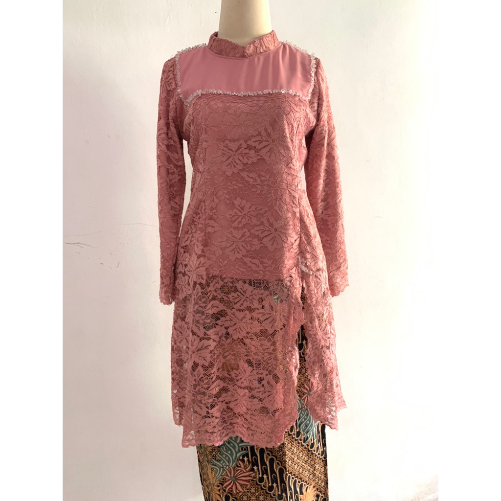 Kebaya Pink