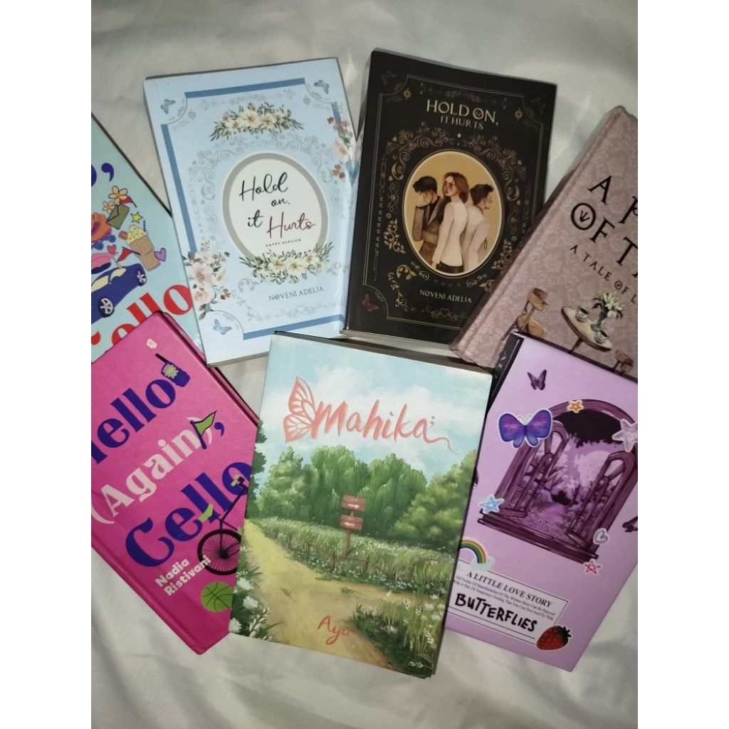 [Preloved novel]  hello again cello & hold on it hurts sad ver & a tale of love