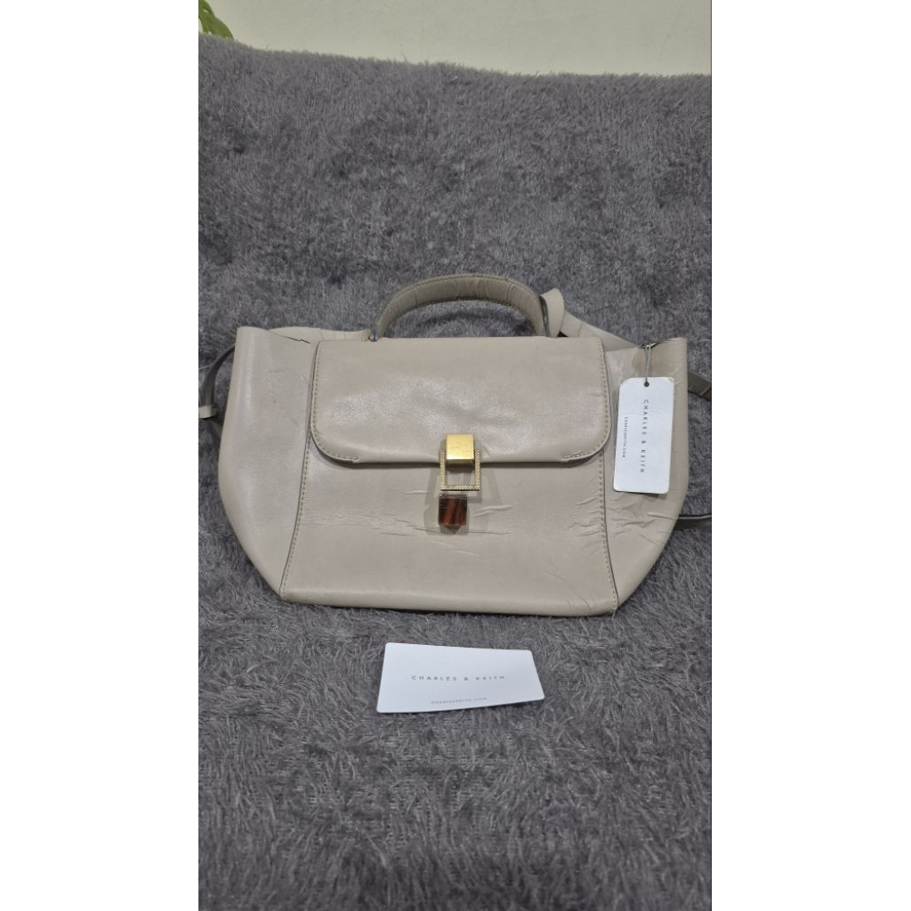 PRELOVED Tas Charles & Keith Original Store