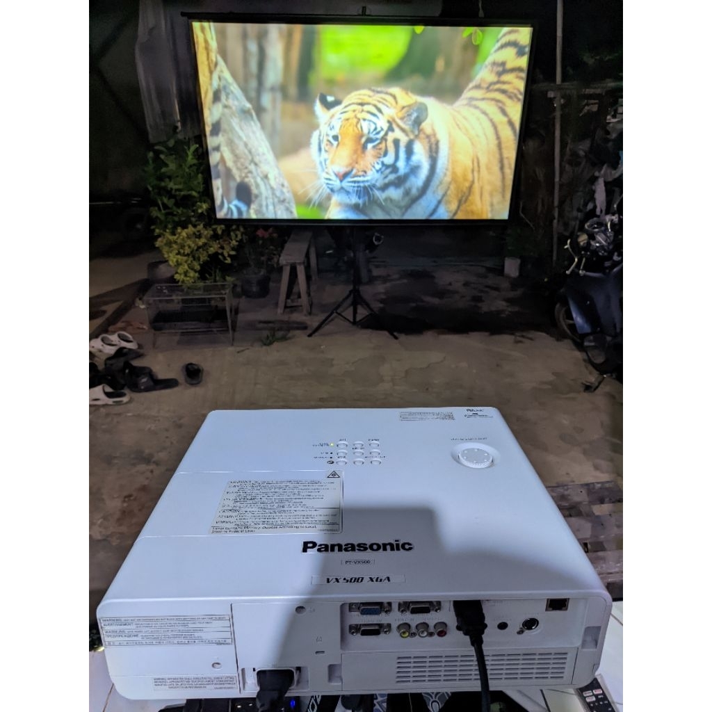 PROYEKTOR PANASONIC VX 500 XGA - BEKAS - NORMAL