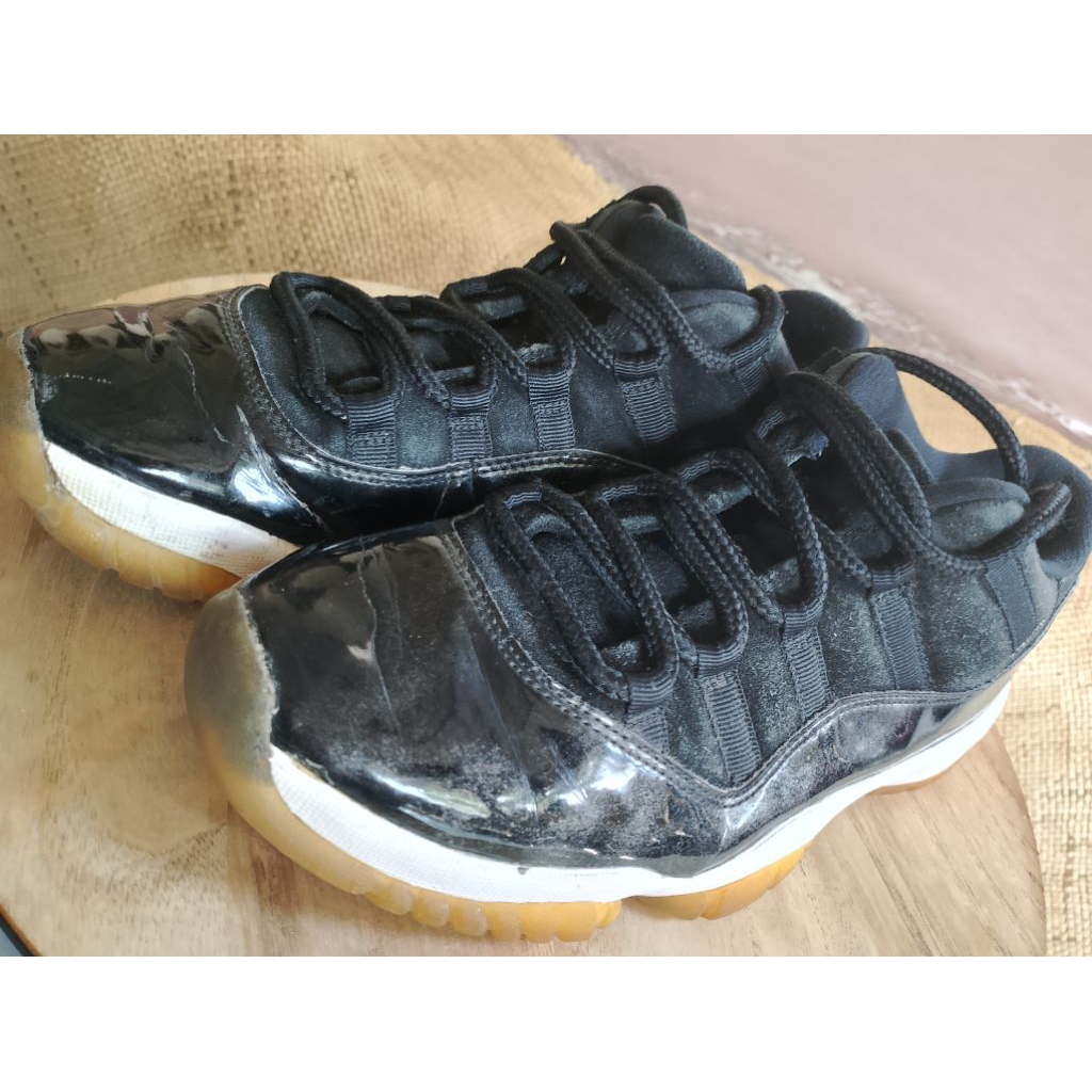 Sepatu BASKET JORDAN 11 low size 40.5