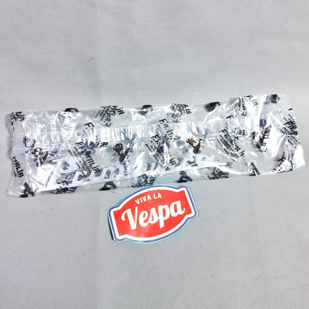 Emblem Belakang Primavera FA Italia Original Vespa Primavera 125 ET3