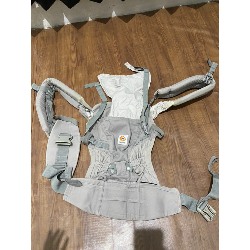 Preloved gendongan adapt ergobaby ada minus