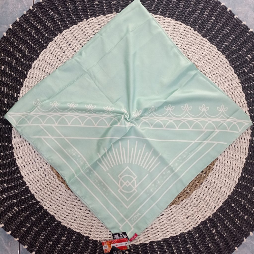 Jilbab Segi Empat Zoya Motif