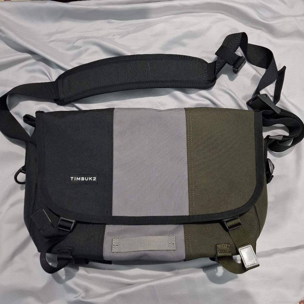 Preloved Timbuk2 M Classic Messenger Bag Tas Selempang