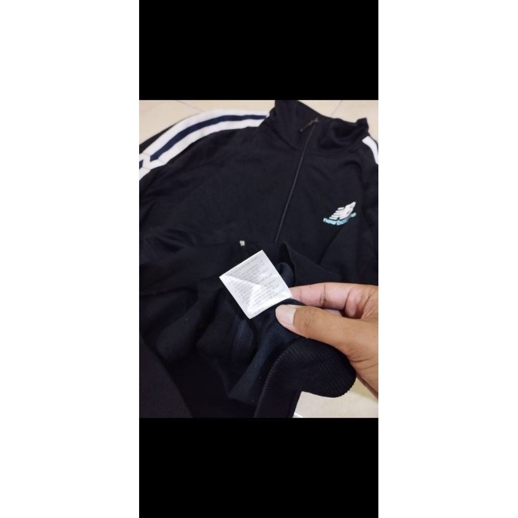 Jaket New Balance