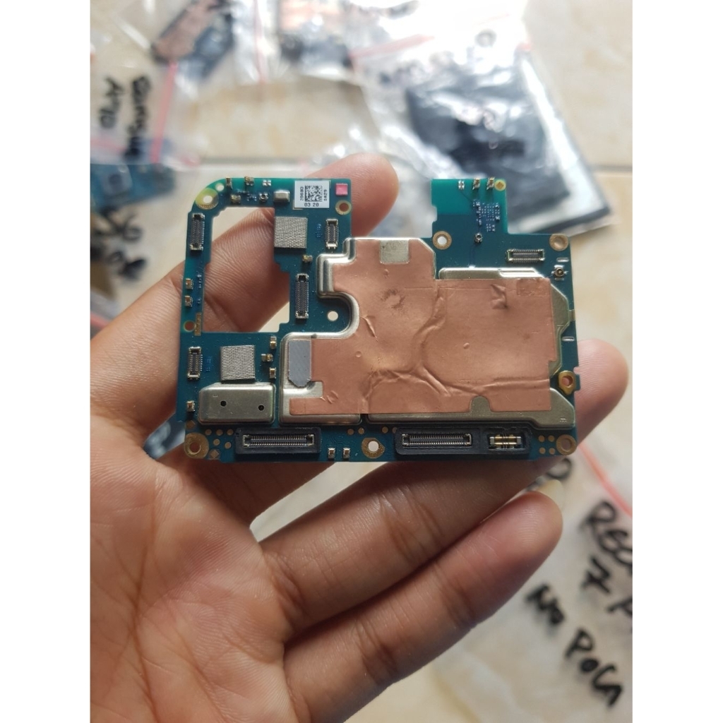 MESIN REALME 7 PRO RAM 8/128 TANPA POLA MESIN SEGEL BELUM PEENAH SERVIC ORIGINAL COPOTAN BERGARANSI