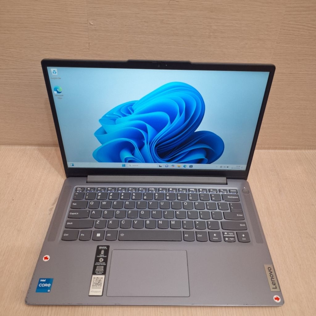 657. Lenovo Ideapad Slim 3 core i5 gen 12