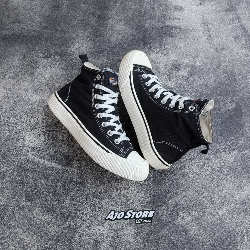 Sepatu casua pria dickies