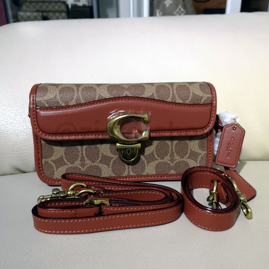 Coach Baguette Studio Signature