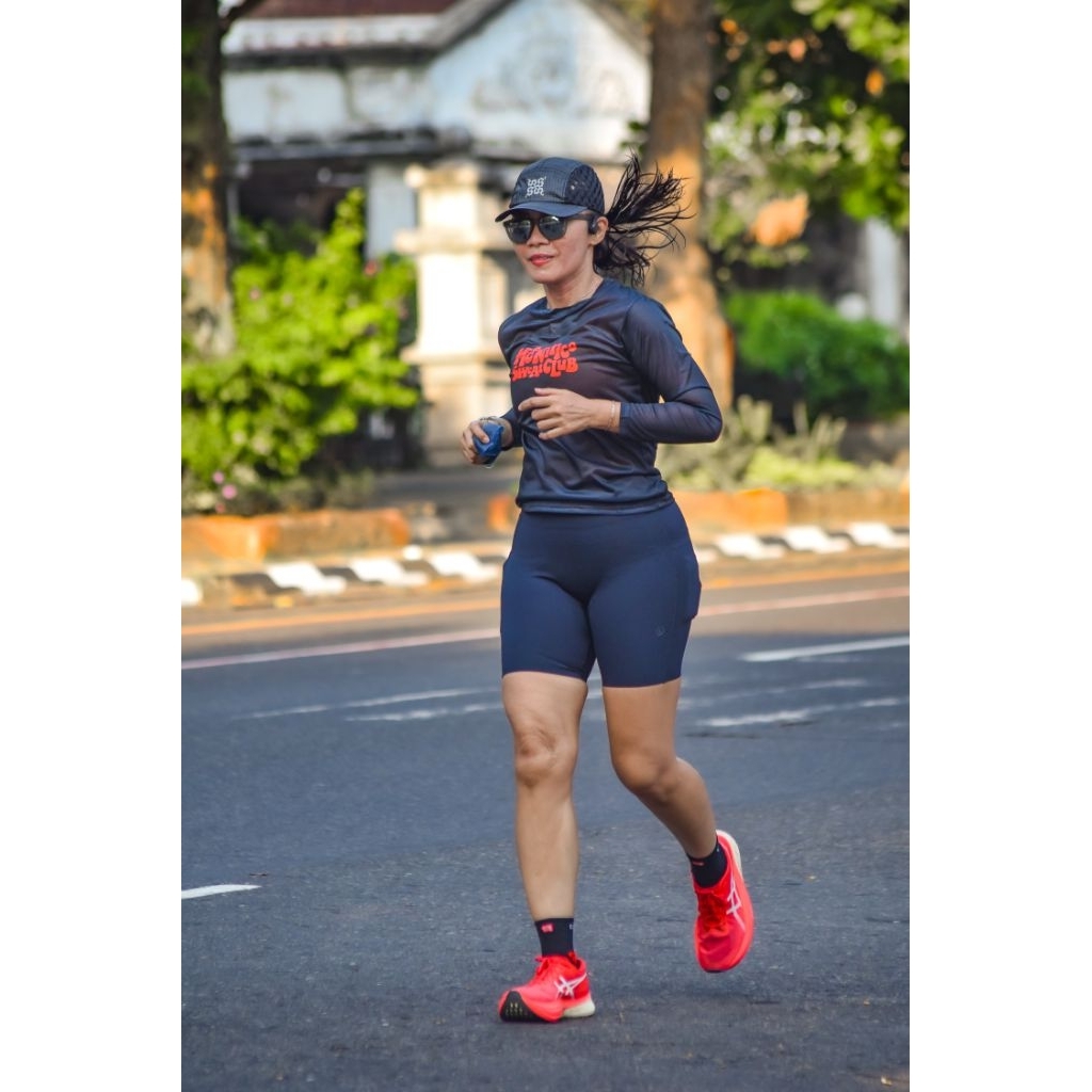 Jersey Lari Doodle Text Hitam Panjang