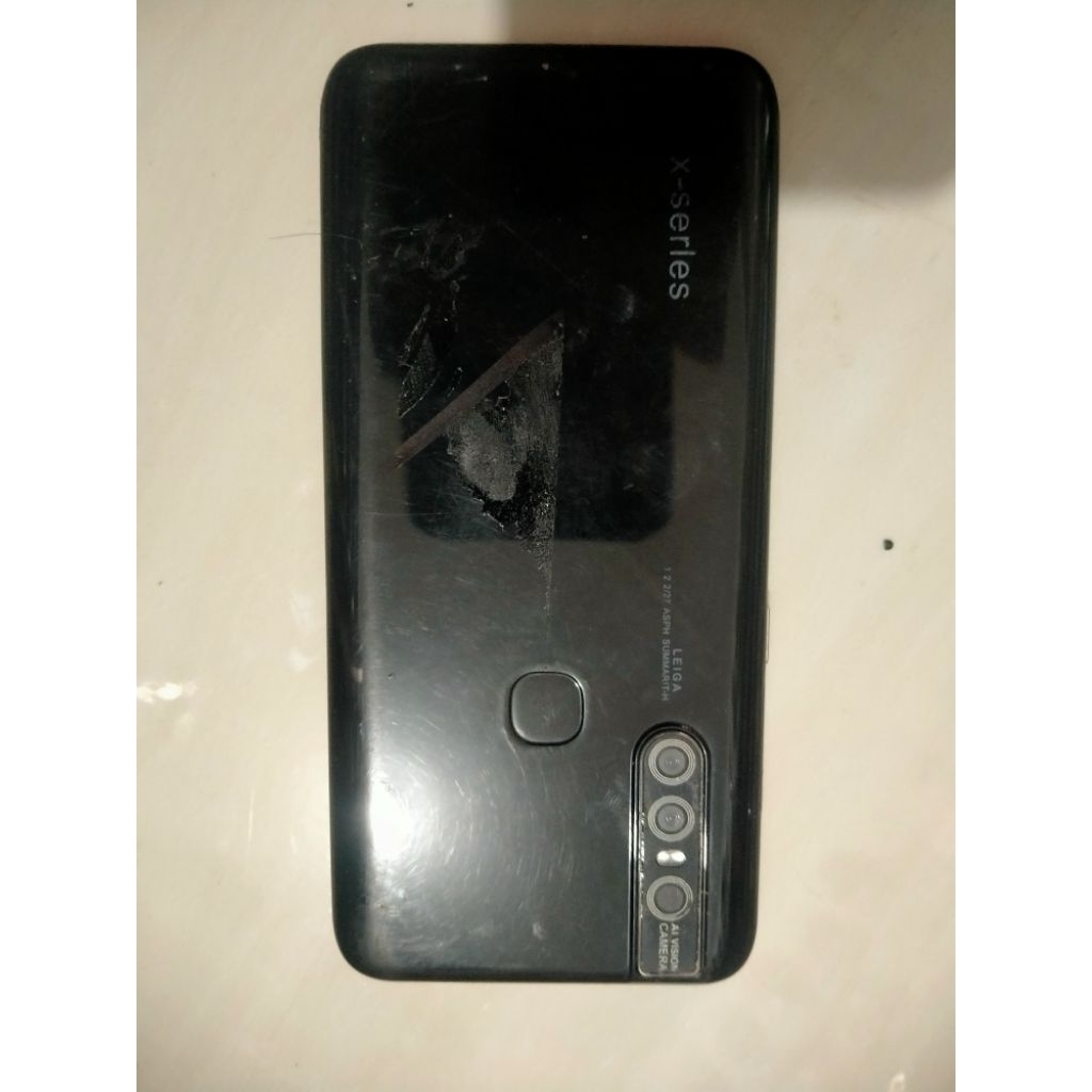 lcd Tc retak hp cina x27 plus masih normal