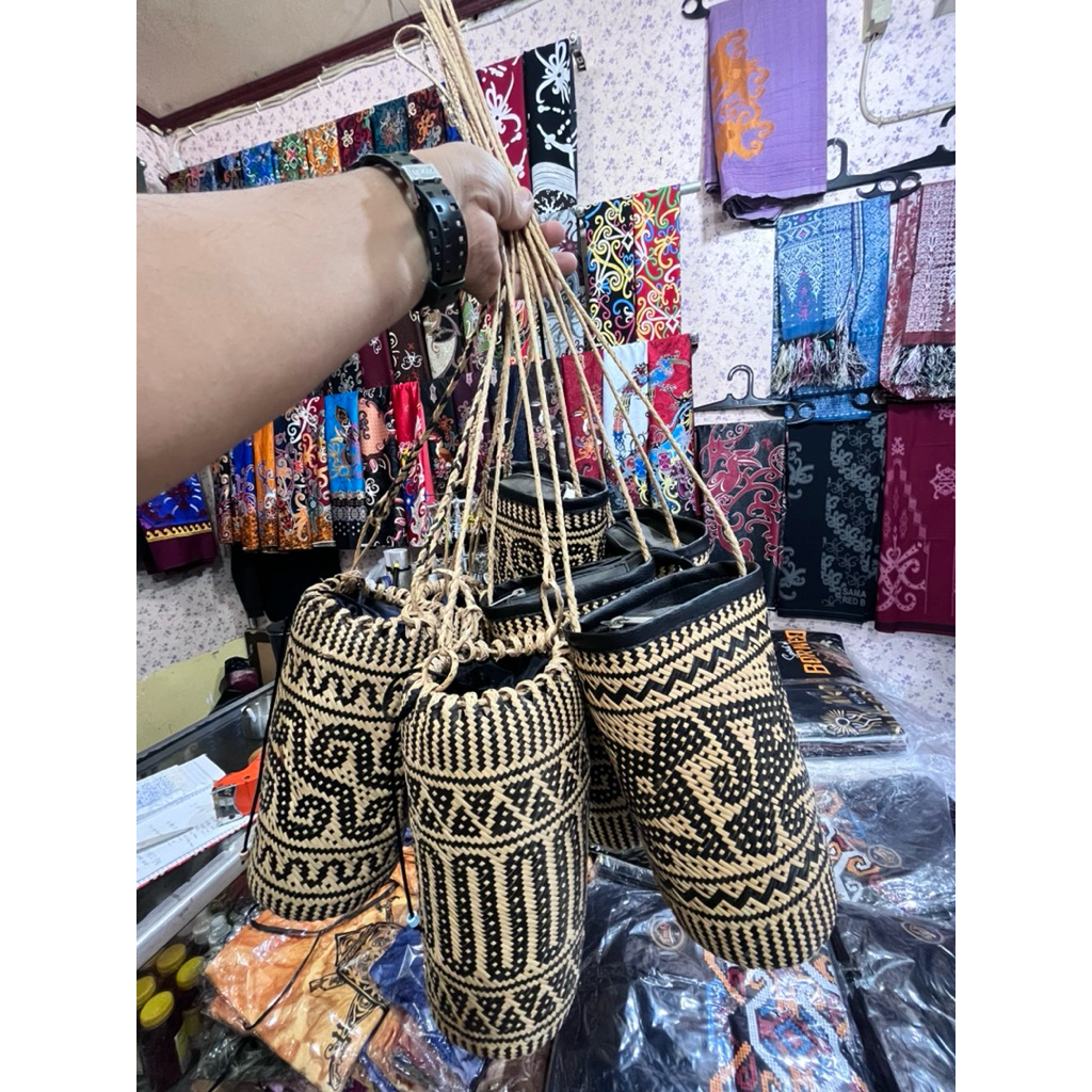 Tas Rotan Tas Anjat Khas Kalimantan