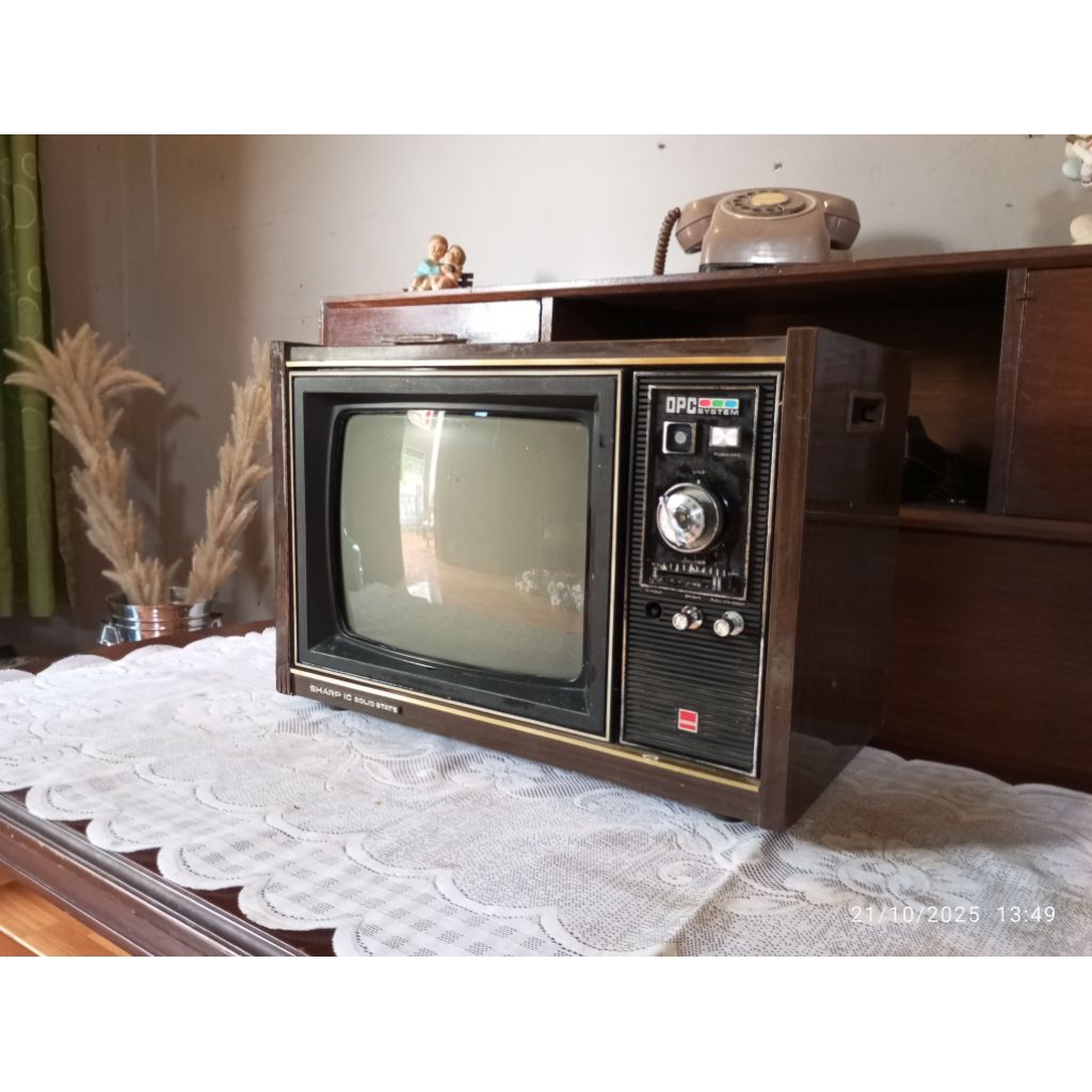 Televisi TV Jadul Antik Vintage Merk SHARP  Lawas Tua Kuno Retro