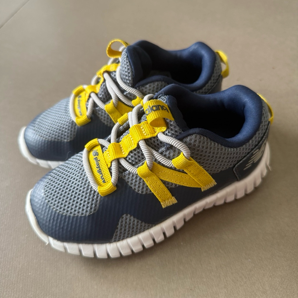 New Balance Playgruv sepatu anak preloved size 26 original