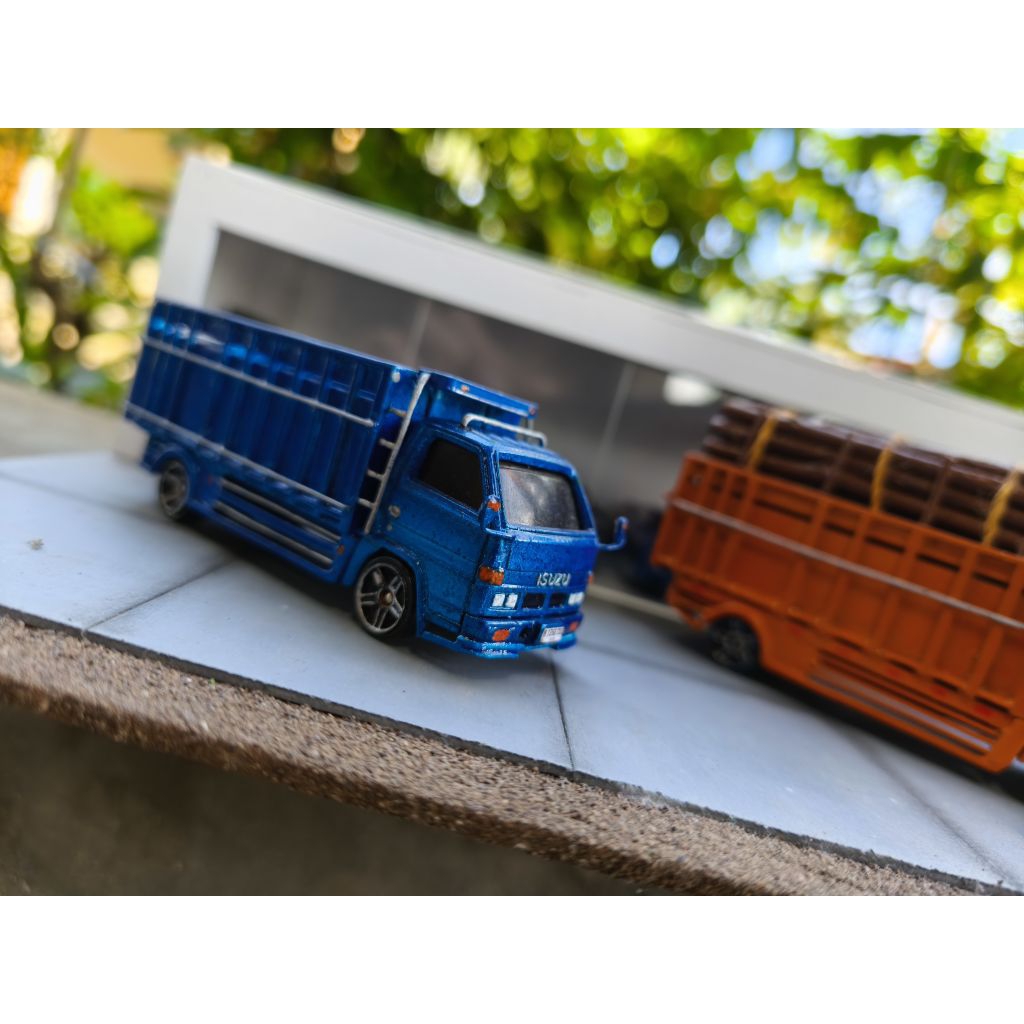 Diecast Tomica Custom Isuzu ELF Truk Miniatur Skala Bak Kayu Openable