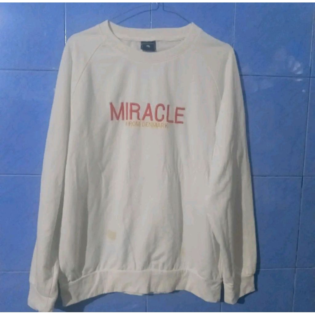 crewneck brand Hummel putih Sweater