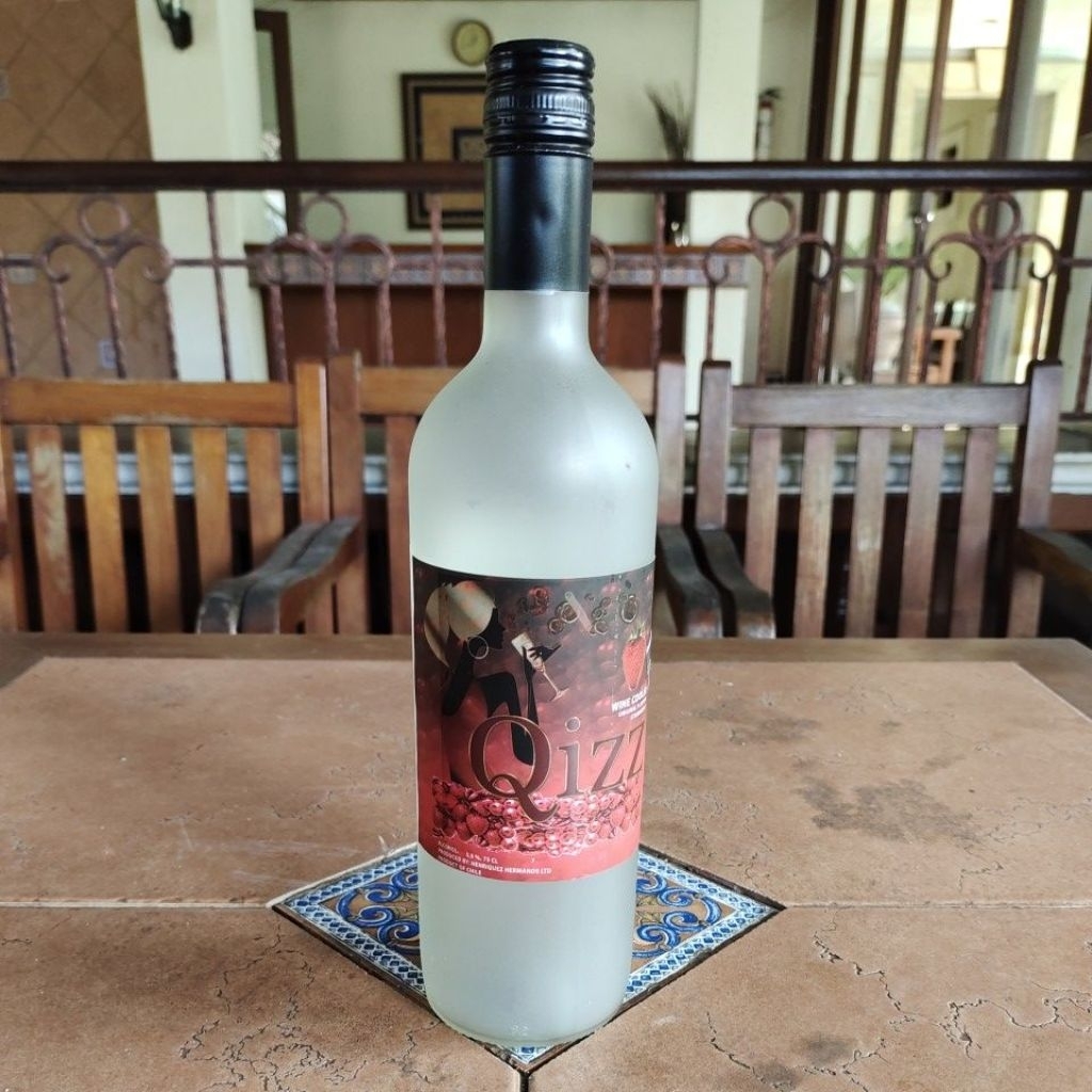 Botol bekas minuman impor