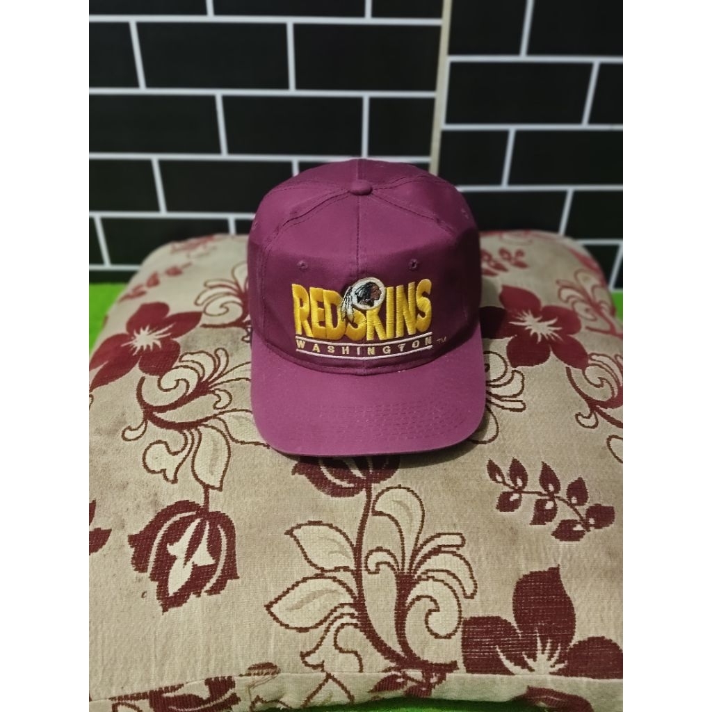 Topi Vintage Script Washington Redskin