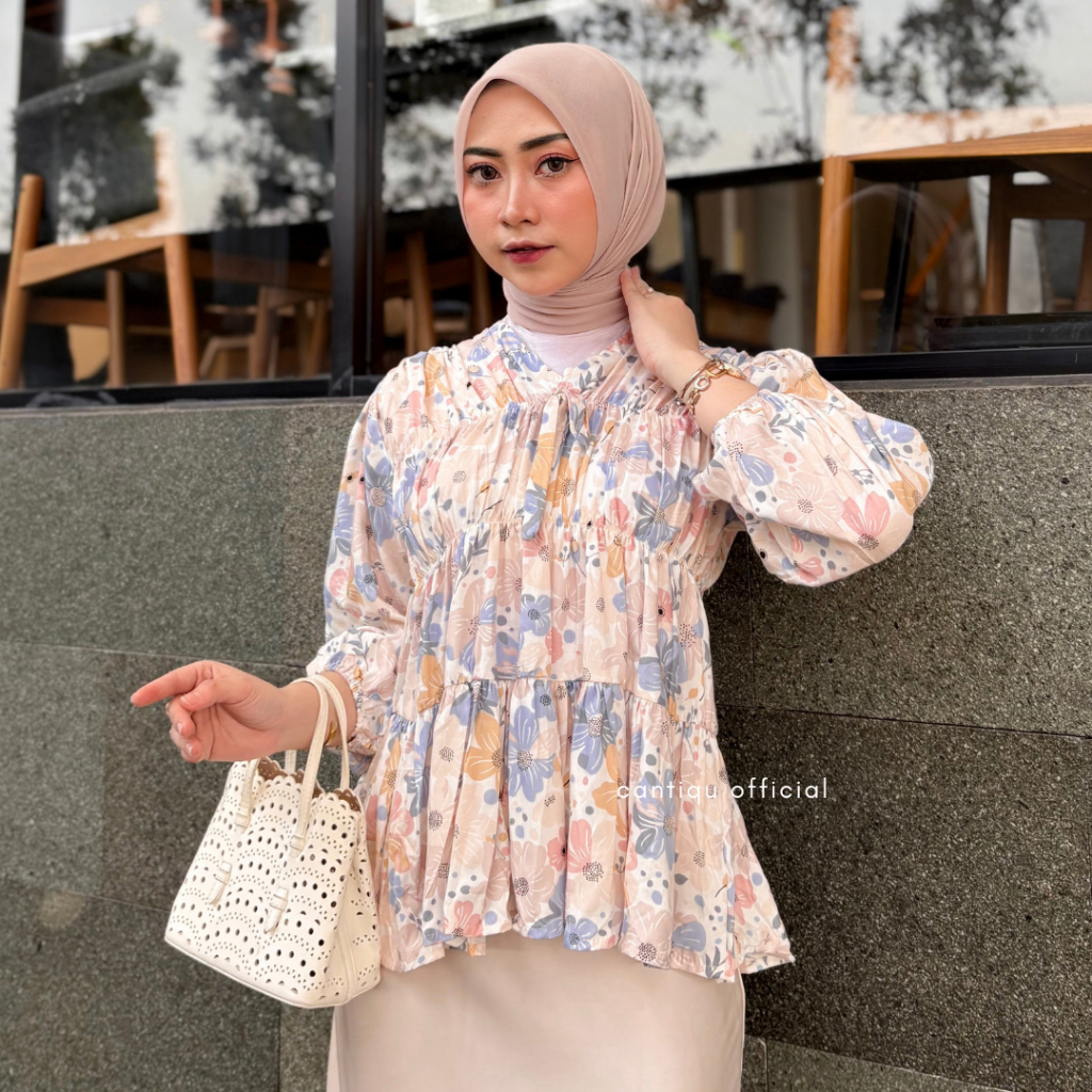 Cantiqu - Mireya Blouse Motif Bunga Atasan Wanita Kerut Dada Bahan Rayontwill Tbk