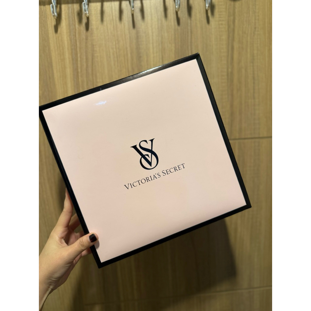 BOX VICTORIA SECRET