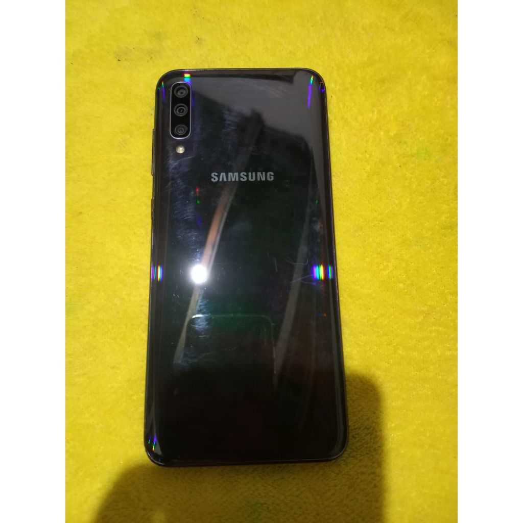 Samsung A70 Ram 6/ 128 gb kb. HP saja normal segel tanpa minus