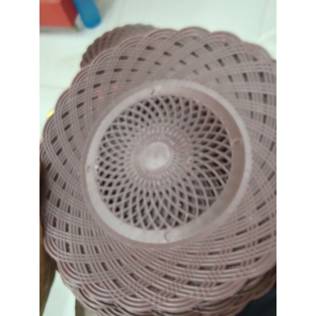 PIRING ROTAN BUNGA COKLAT KEHITAMAN 1 LUSIN