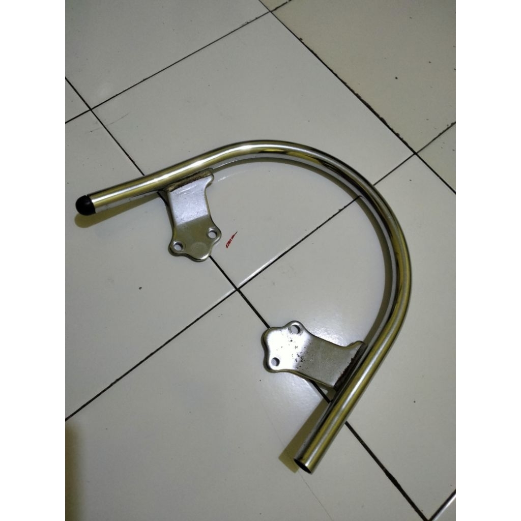 BEHEL BEGEL PEGANGAN JOK BELAKANG SCOOPY FI 2013/2016 COPOTAN ORIGINAL