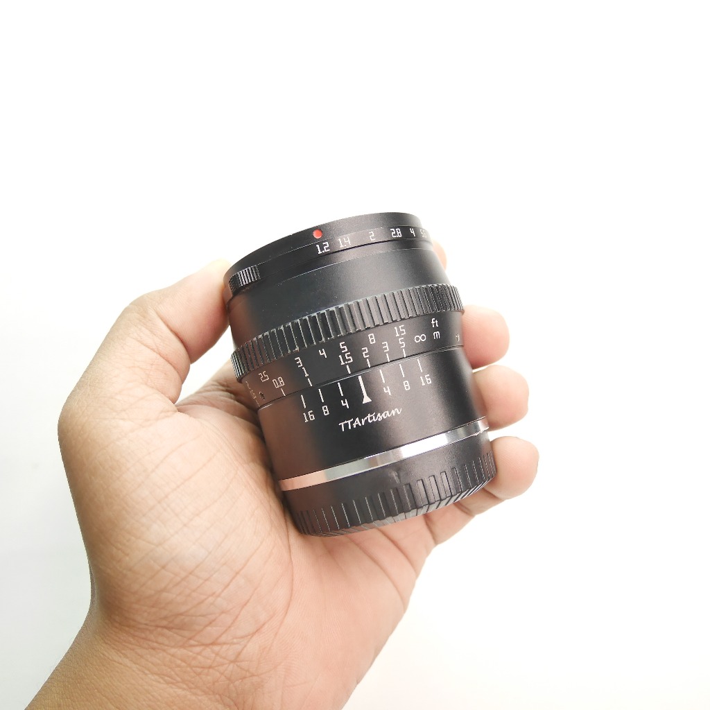 LENSA TTARTISAN 50mm f1.2 for FUJIFILM ADA BOX kode 5121