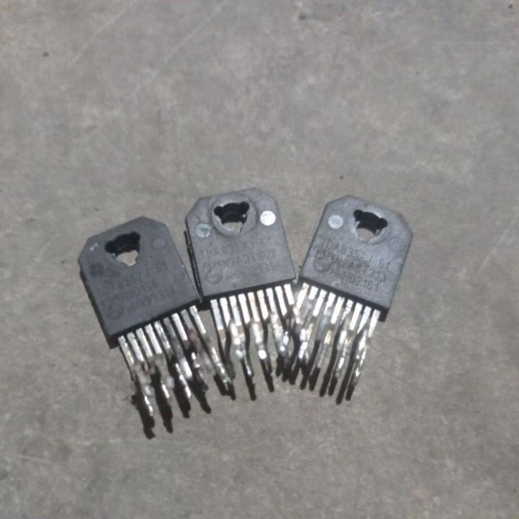 IC vertikal TDA8357J original cabutan (1pcs)